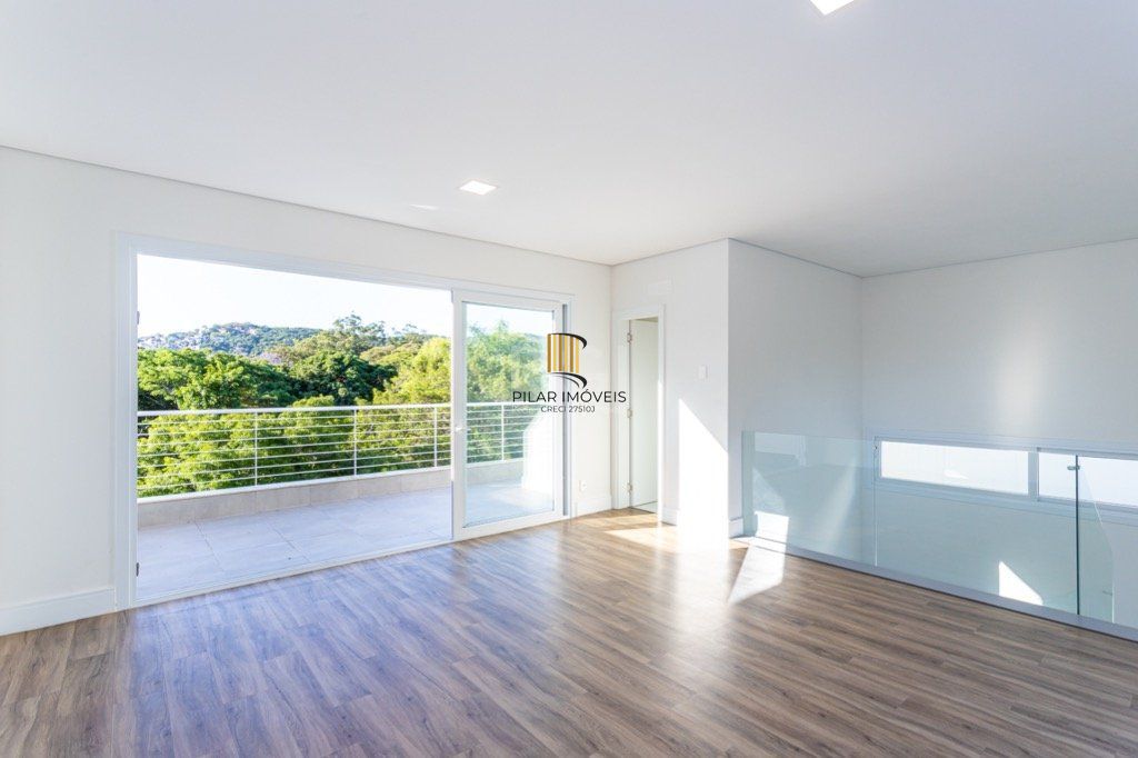 Casa Condominio para Venda - 450m², 3 dormitórios, sendo 3 suites, 3 vagas - Pedra Redonda