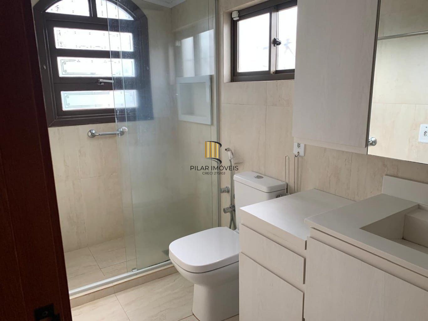 Casa em Condomínio de 3 dormitórios à venda em Tristeza, Porto Alegre.