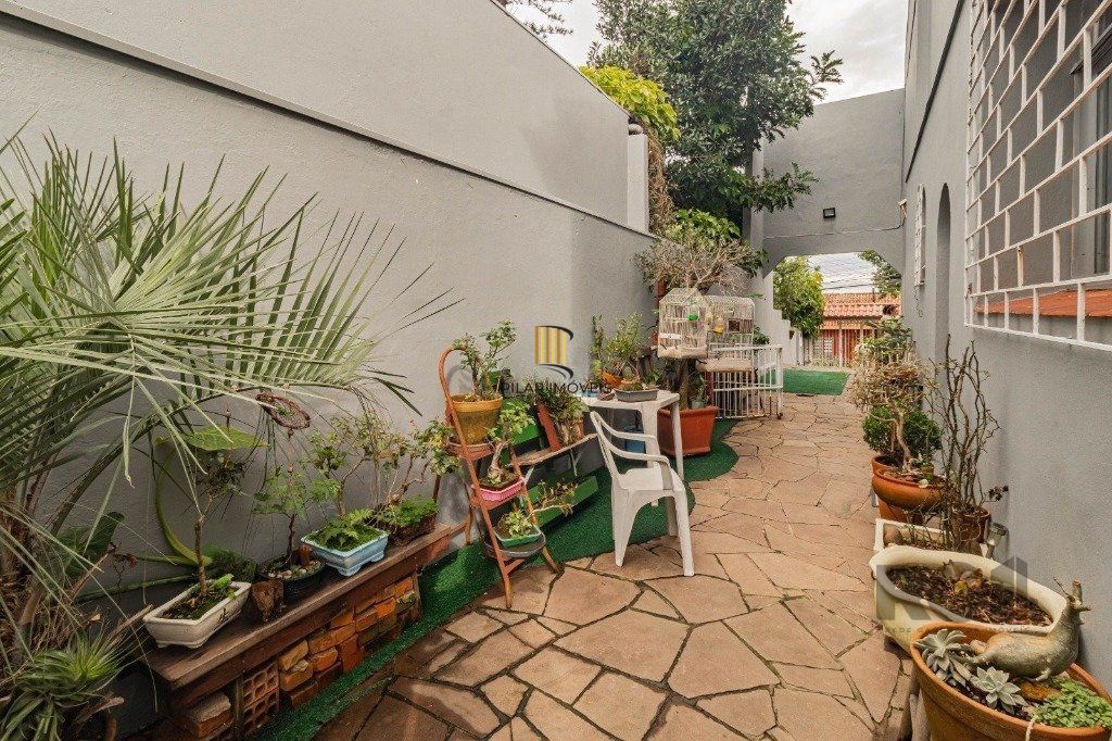 Casa de 3 dormitórios, no bairro Espírito Santo