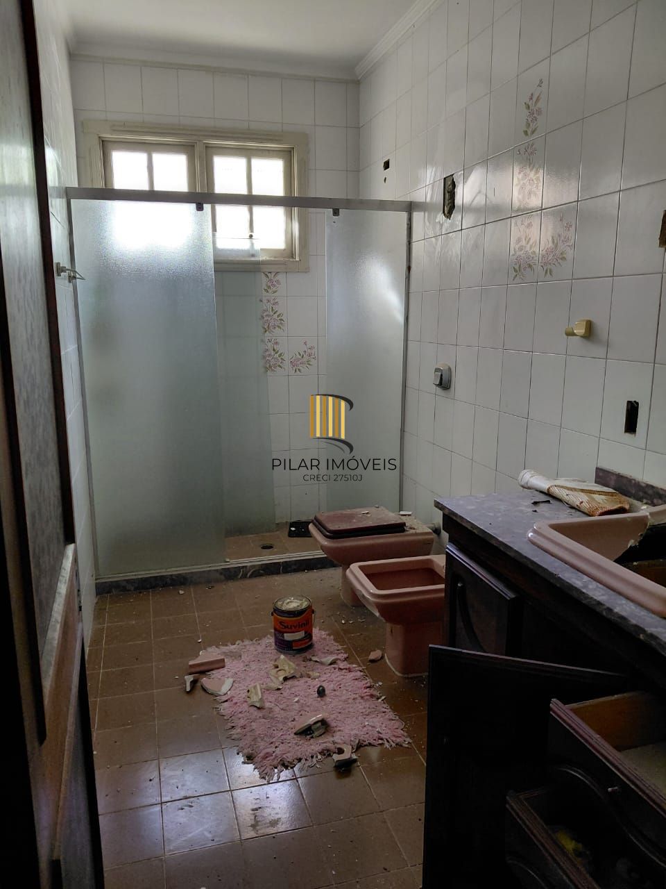 Ampla casa com pátio Bairro Teresópolis