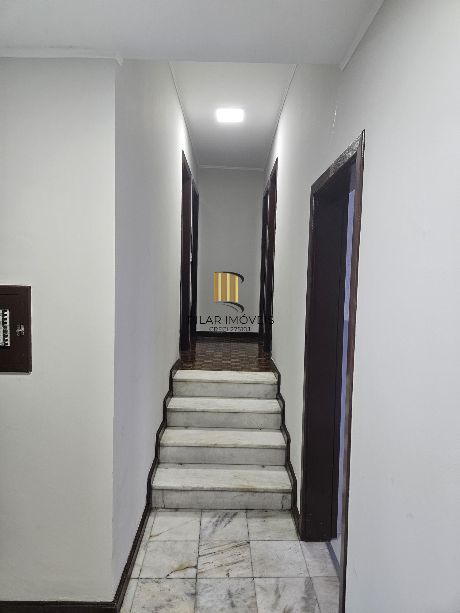 Casa toda reformada na avenida nonoai