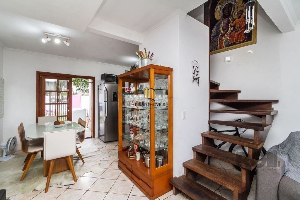 Casa de 117m² - 3 dormitórios e 1 vaga no bairro Hípica