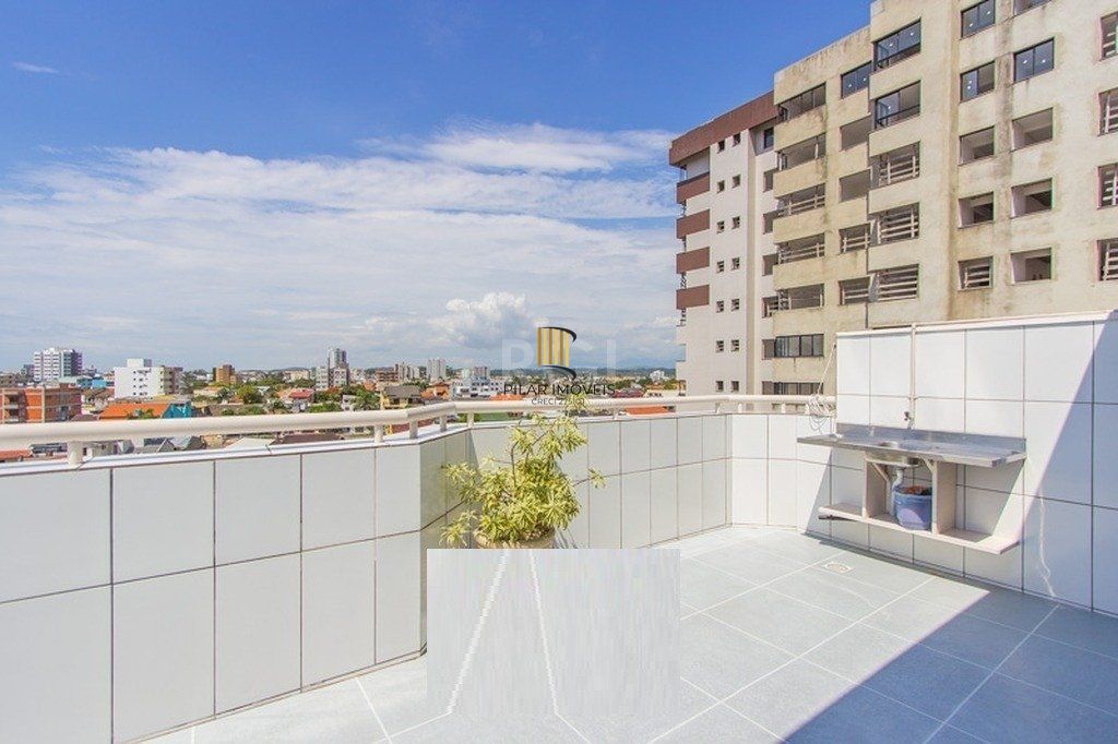 Cobertura para Venda - 120m², 3 dormitórios, sendo 1 suites, 1 vaga - Centro