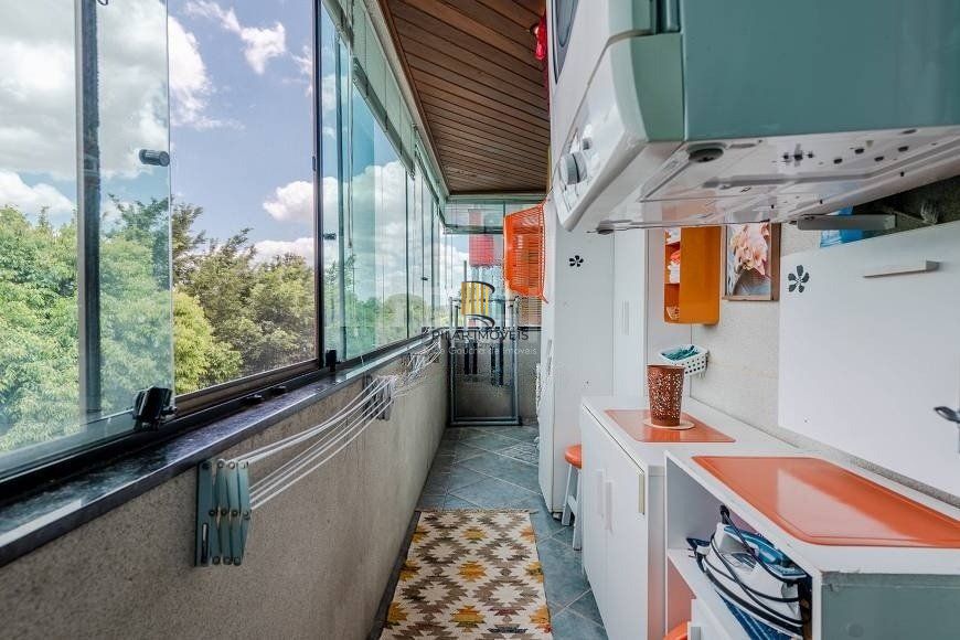 Apartamento de 124m² com 03 dormitórios, sendo 01 suíte e 01 vaga de garagem no bairro Jardim Itu