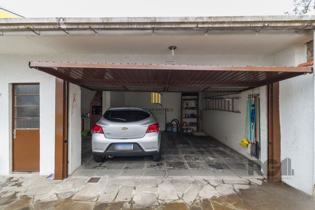Casa 4 dormitórios no bairro  Aberta dos Morros