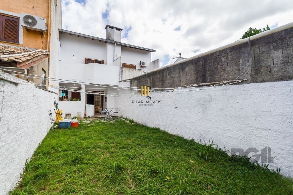 Casa de 117m² - 3 dormitórios e 1 vaga no bairro Hípica
