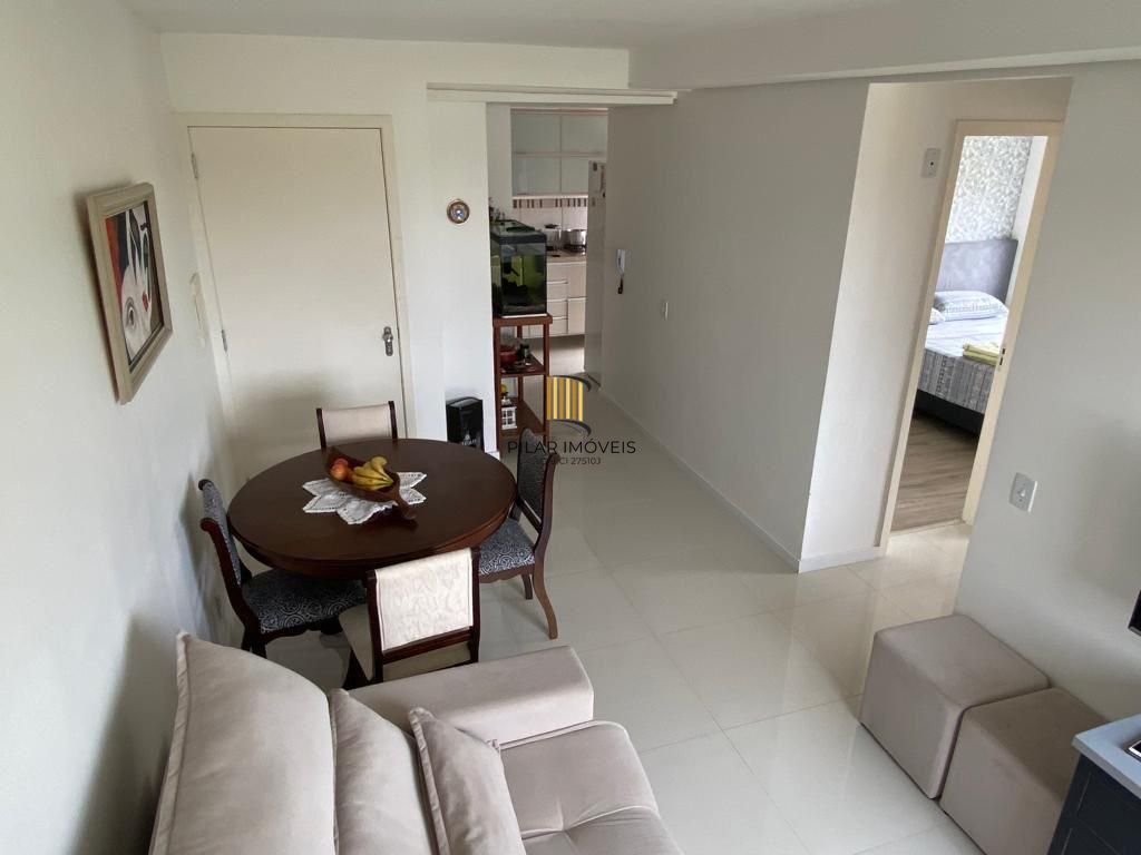 Apartamento de 02 dormitorios com 1 vaga na zona sul de Porto Alegre.