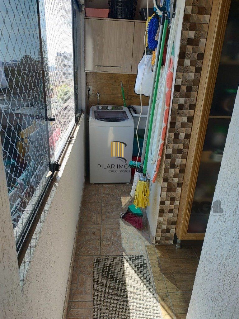 Apartamento de 2 dormitórios com 2 vagas no bairro Jardim São Pedro