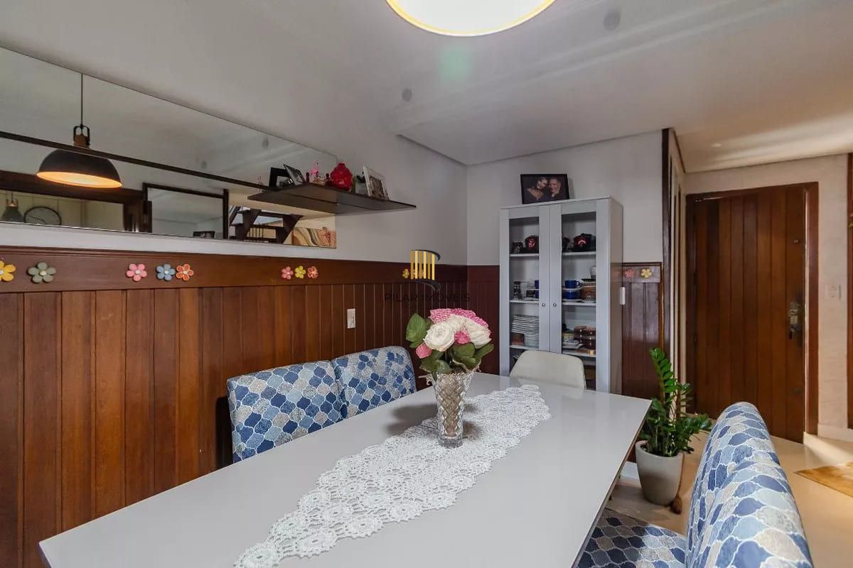 Casa de condomínio à venda com 258m², 3 quartos e 2 vagas