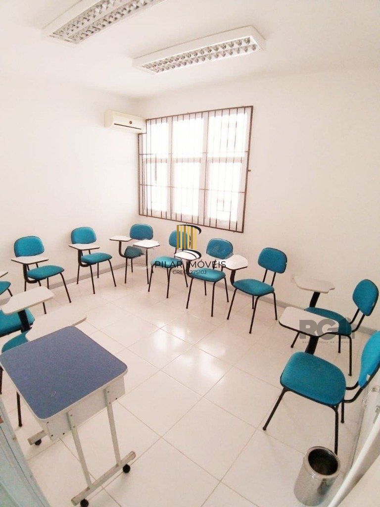 Casa comercial com 12 dormitórios no bairro Teresópolis