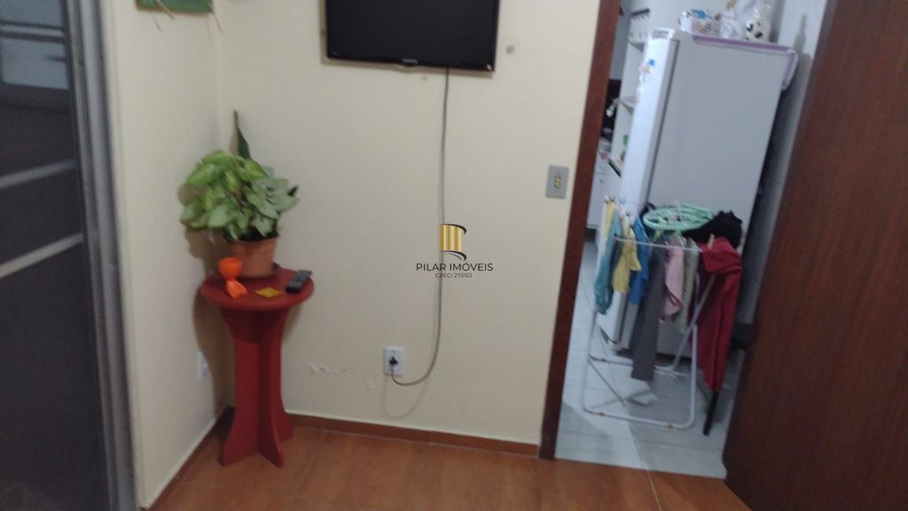 Apartamento 2 dormitórios térreo com pátio em Teresópolis