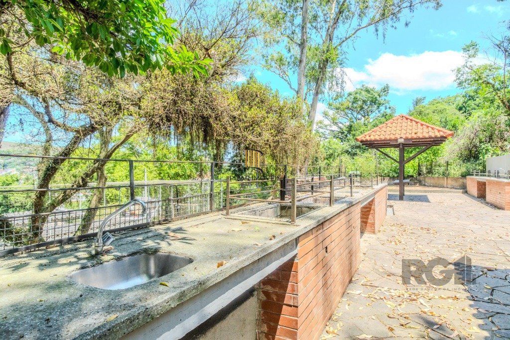 Apartamento de 2 dormitórios no bairro Teresópolis