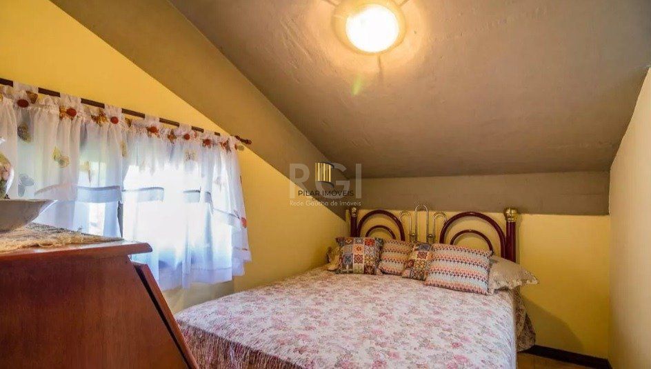 Casa para Venda - 294.4m², 4 dormitórios, sendo 2 suites, 2 vagas - Nonoai