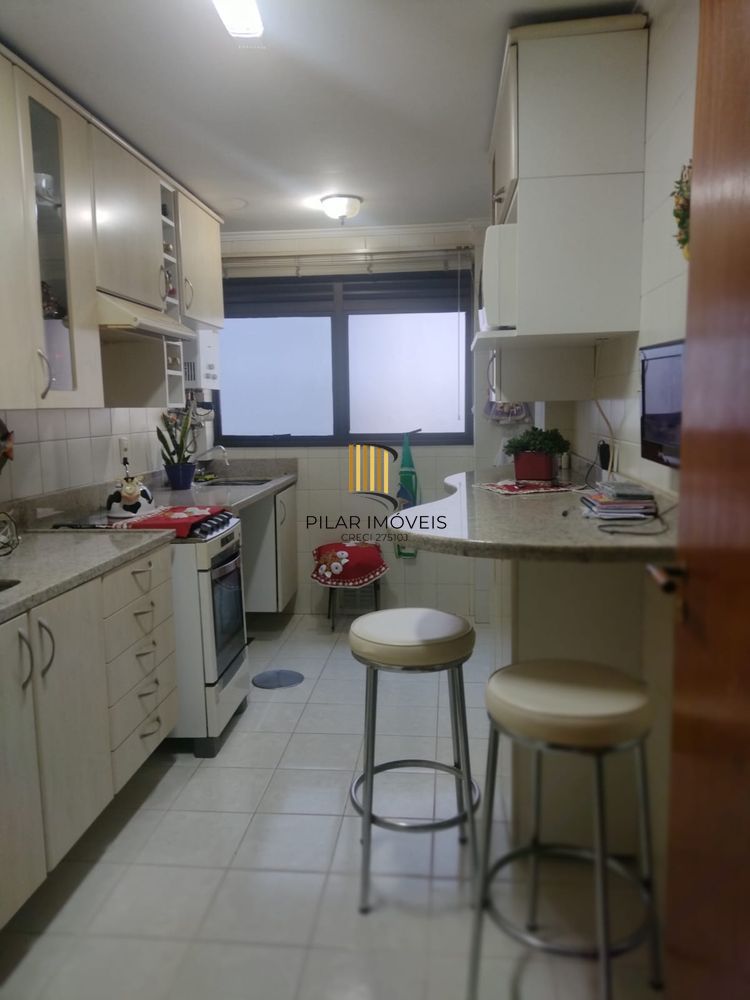 Cobertura 162m² semimobiliada no Menino Deus