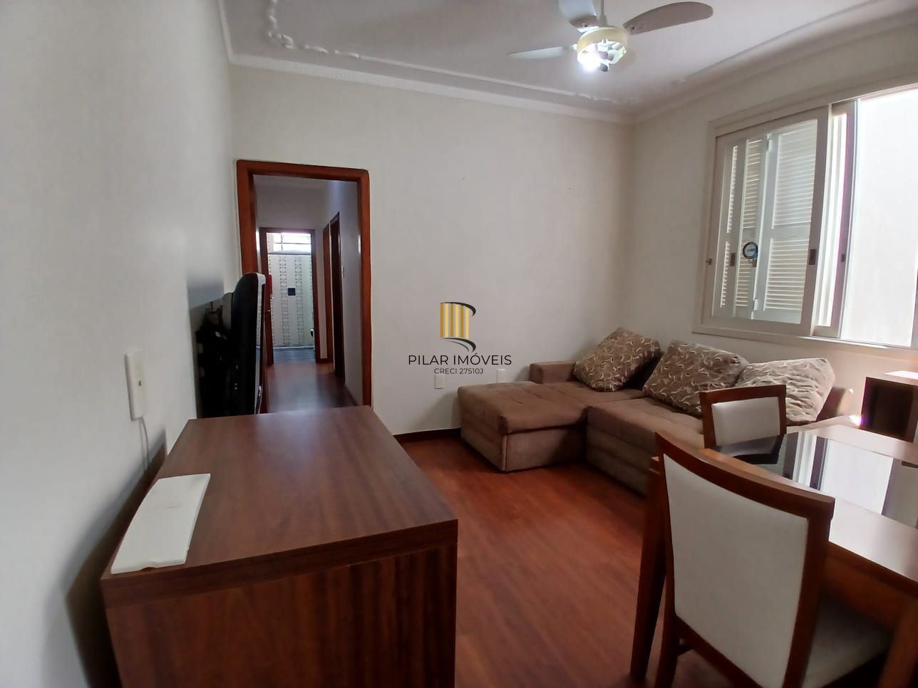 Apartamento de 02 dormitórios no bairro Independencia em Porto Alegre /RS.