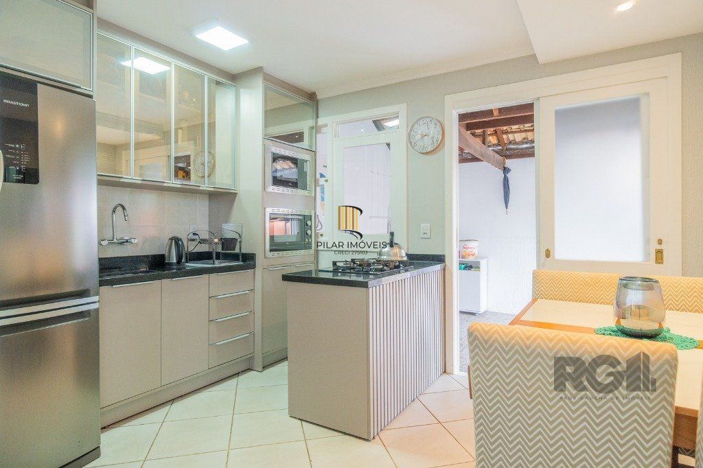 Casa em condomínio de 127m² no bairro Teresópolis
