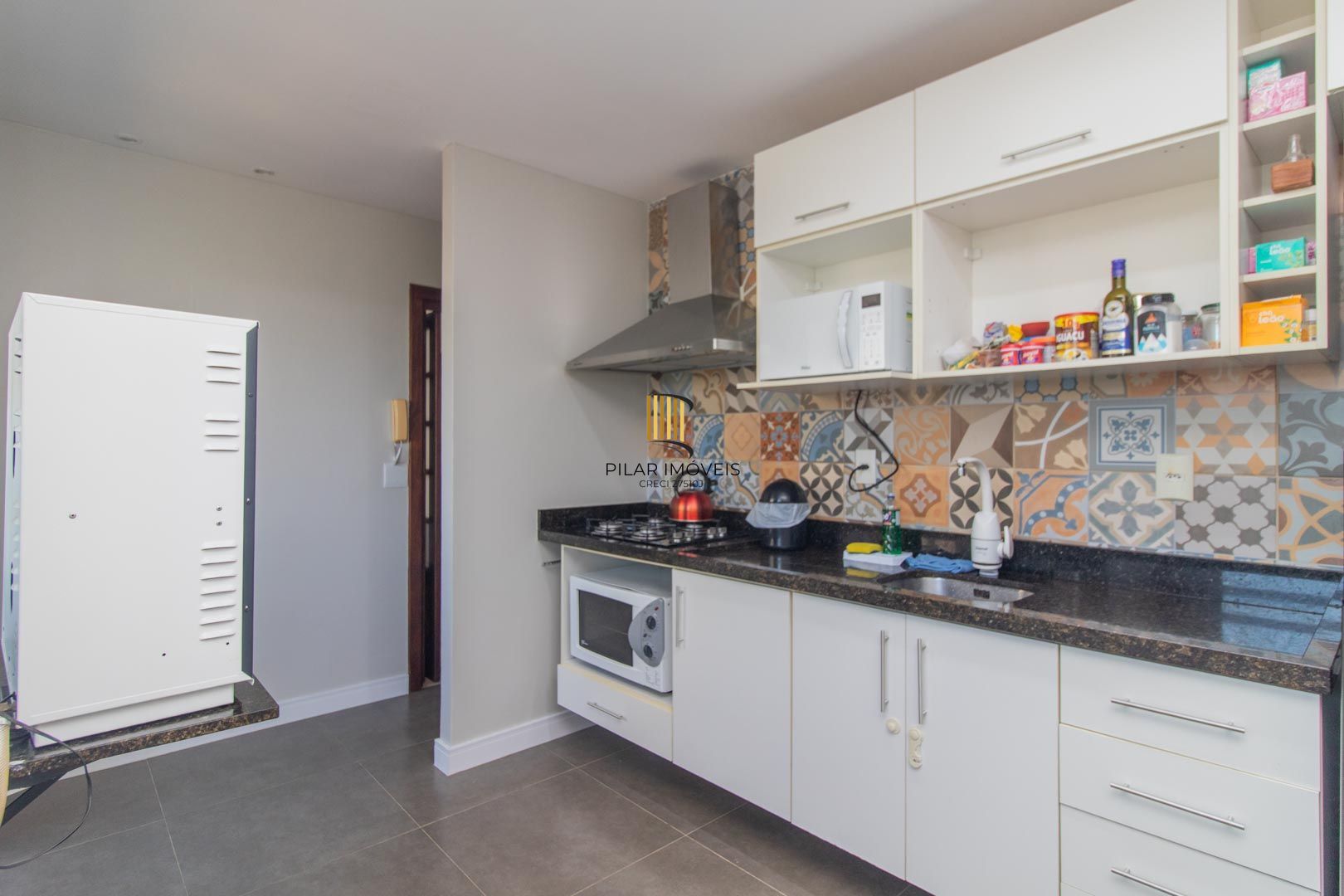 Apartamento de 2 dormitórios á venda no Bairro Teresópolis - Porto Alegre.