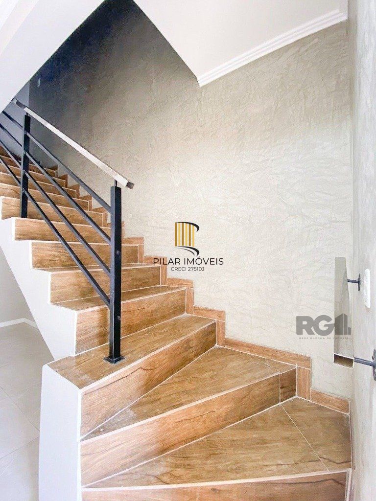 Casa de 3 dormitórios no bairro Mário Quintana