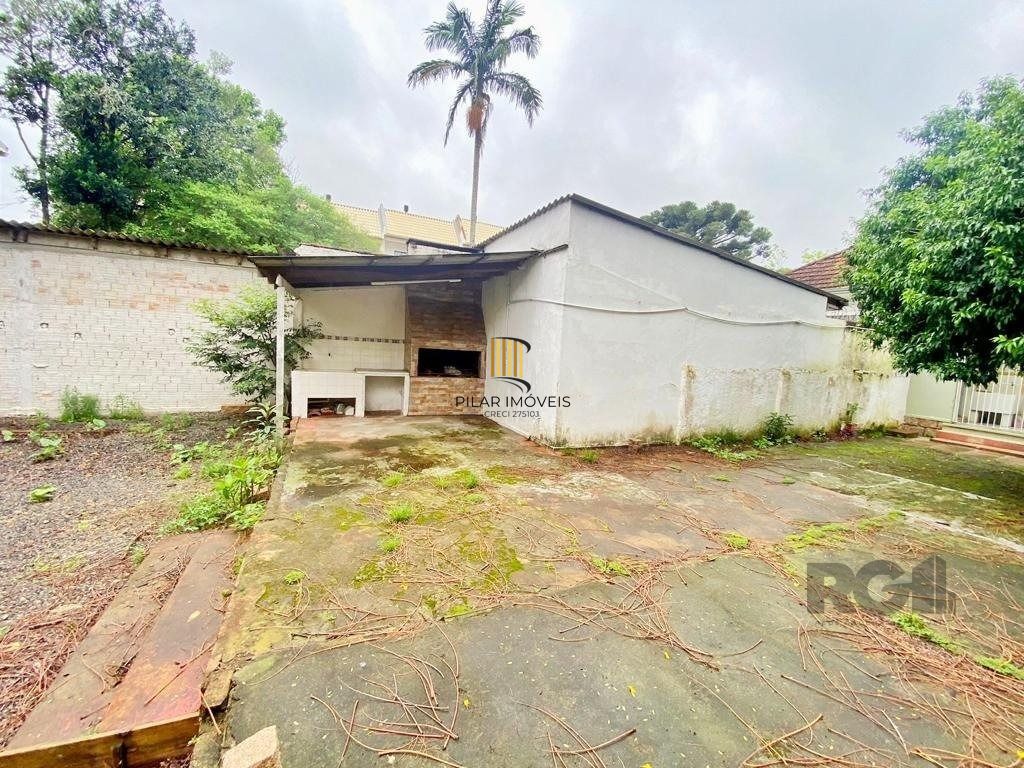 Casa 6 dormitórios no bairro Teresópolis