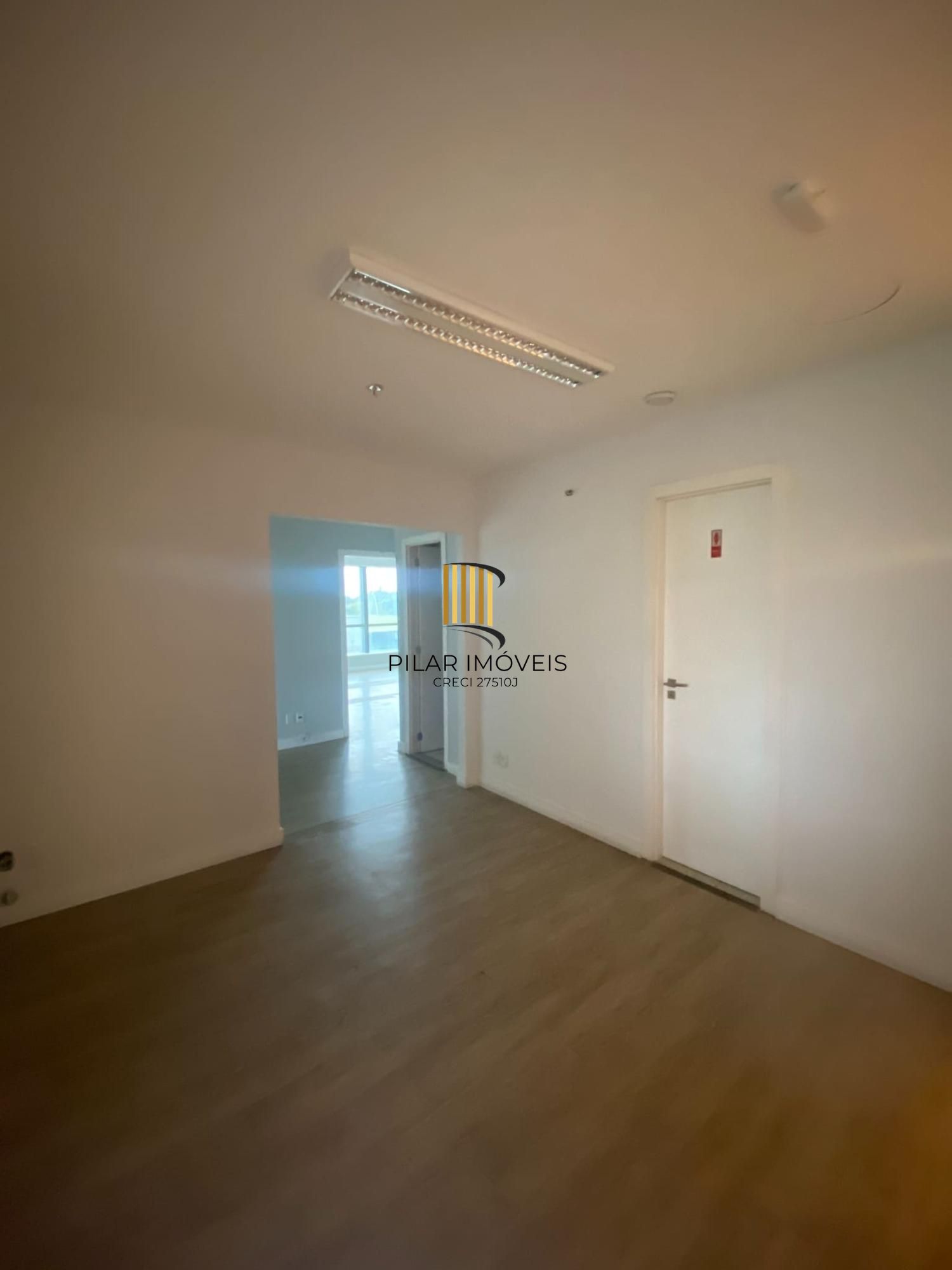 Sala Comercial no Bairro Praia de Belas - Porto Alegre