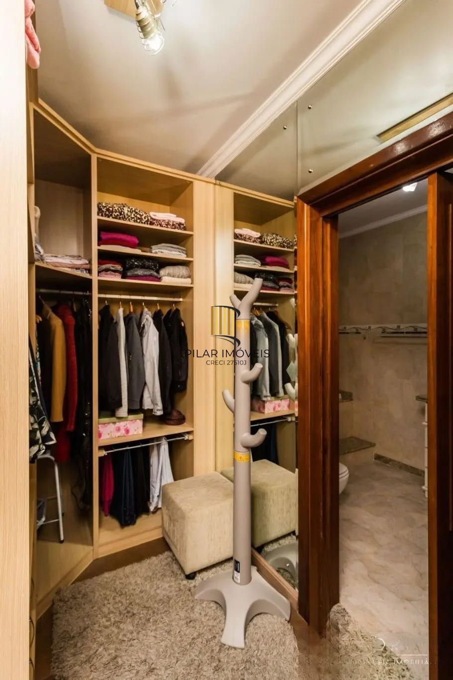 Casa com 3 dormitórios  de 278m² à venda no Bairro Jardim Itú Sabará