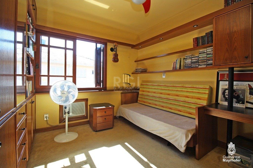 Casa para Venda - 275.72m², 4 dormitórios, sendo 3 suites, 4 vagas - Glória