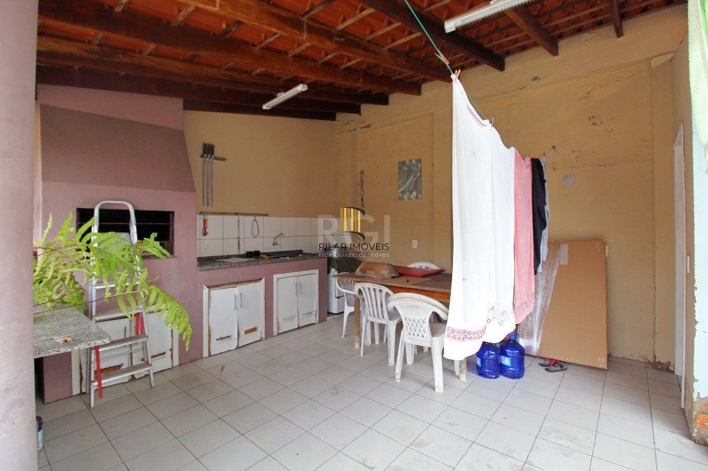 Casa para Venda - 264m², 3 dormitórios, 2 vagas - Santa Tereza