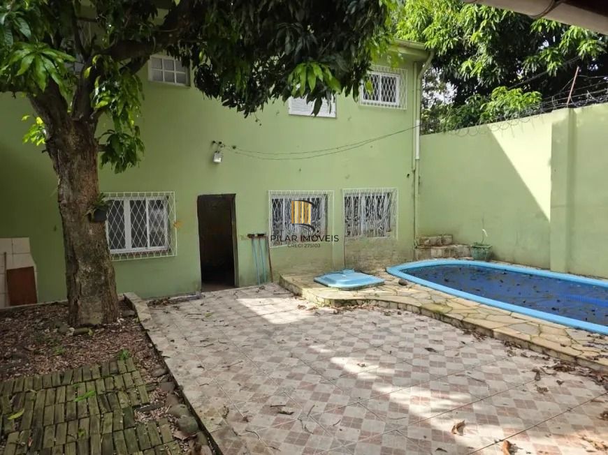 Sobrado com Piscina, Garagem para 3 Carros e Espaço para Salão de Festas à Venda e para Locação em Teresópolis