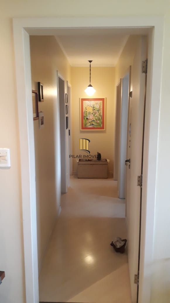 Apartamento para venda de 3 dormitórios, no bairro Teresópolis em Porto Alegre/RS.
