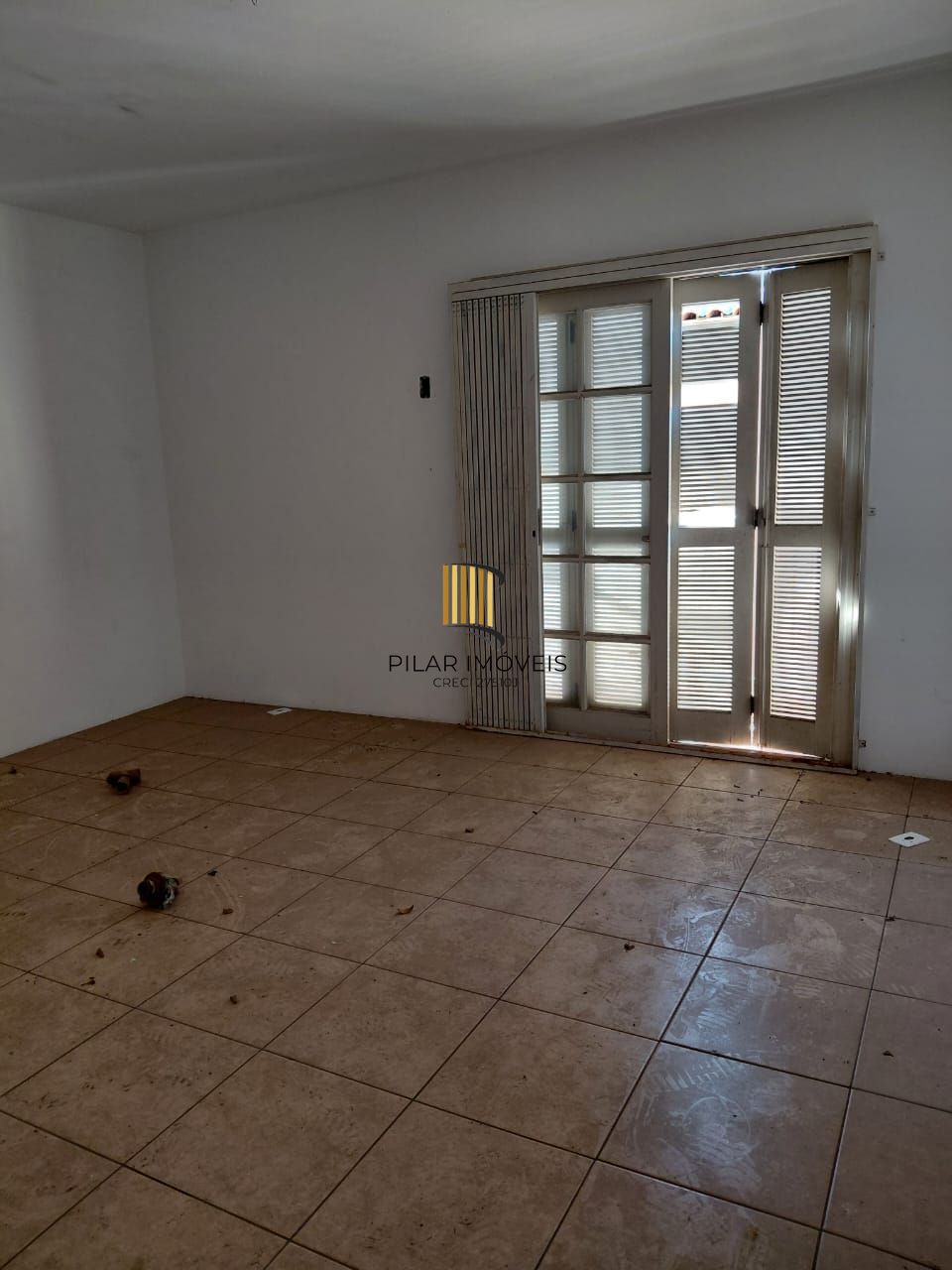 Ampla casa com pátio Bairro Teresópolis