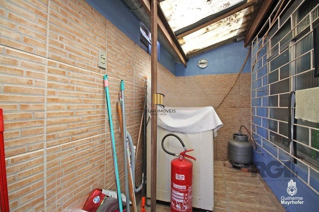 Casa de 3 dormitórios no bairro Partenon