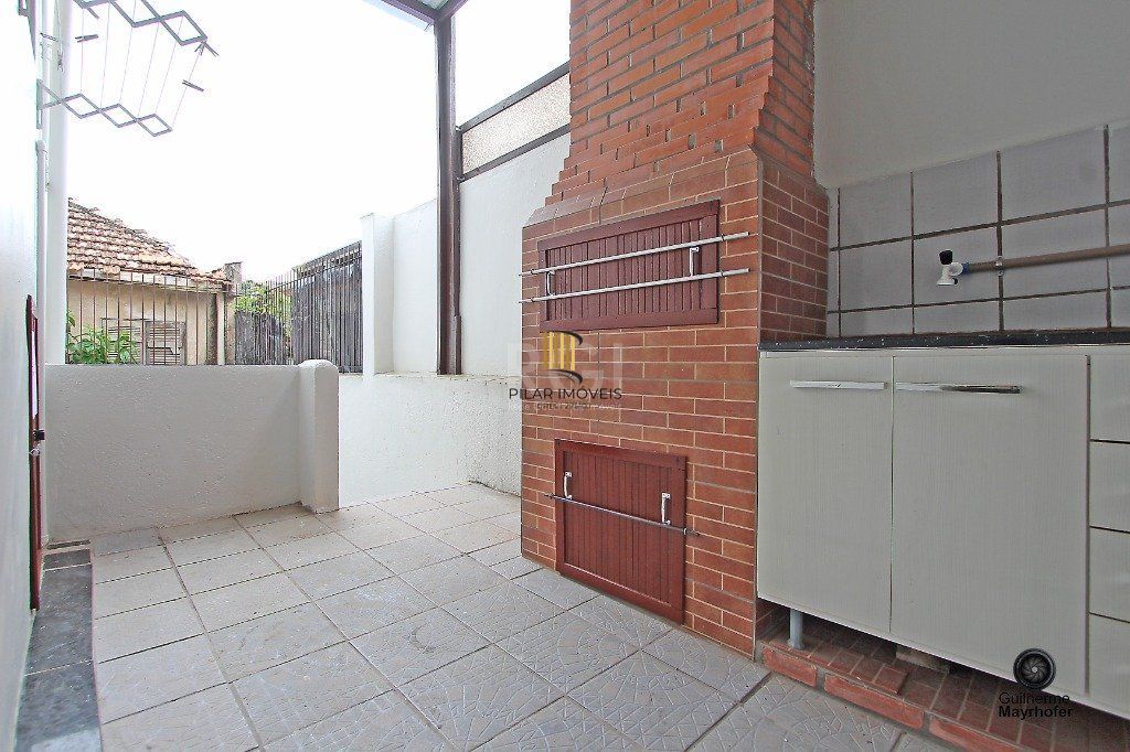 Casa para Venda - 233m², 4 dormitórios, 5 vagas - Nonoai