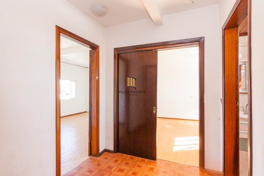 Casa com 3 quarto e 230m² à venda em Farrapos, Porto Alegre.