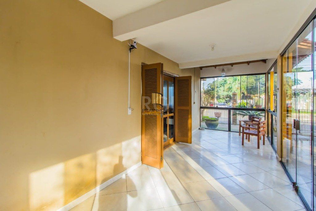 Casa para Venda - 300m², 4 dormitórios, sendo 1 suites, 3 vagas - Santa Isabel