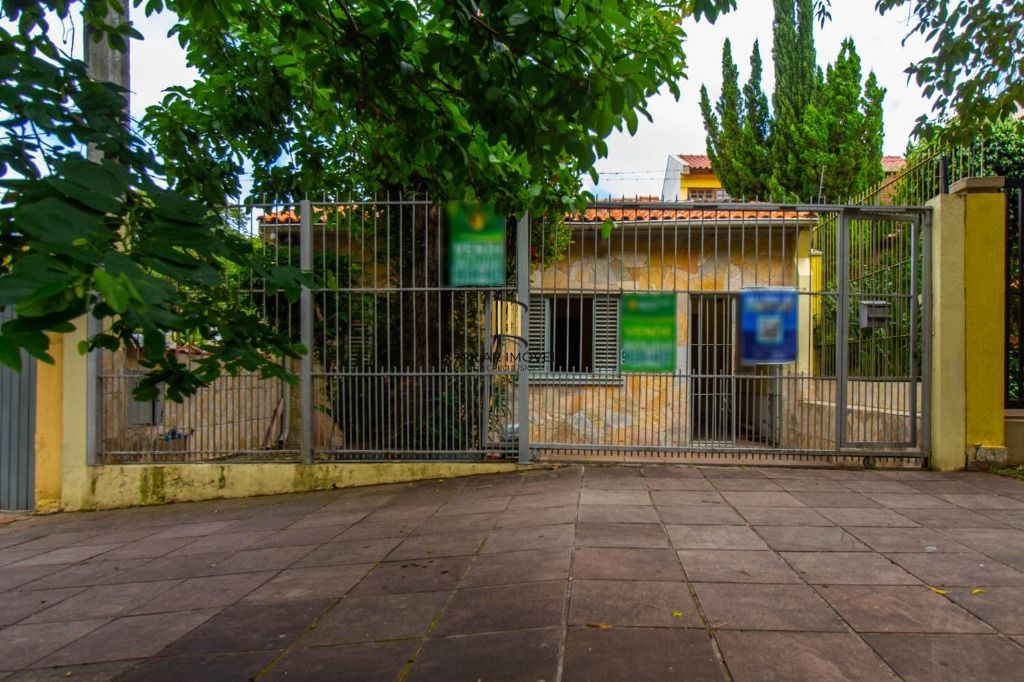 Casa com 3 dormitórios, 1 vaga e 74m² no bairro Cristo Redentor