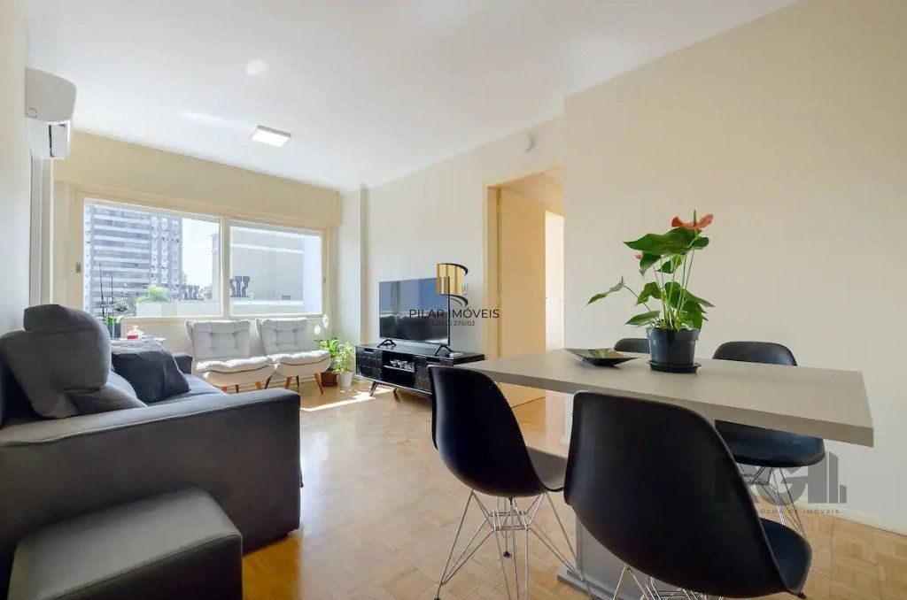 Apartamento de 2 dormitórios no bairro  Menino Deus