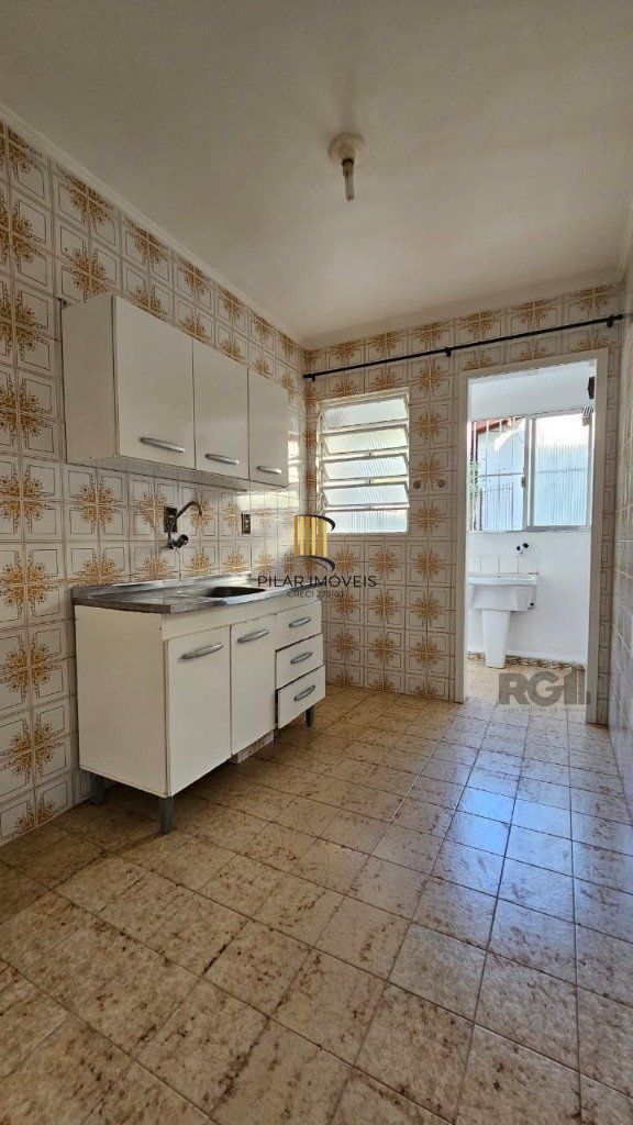 Apartamento 1 dormitório com ótima orientação solar no Bairro Nonoai.