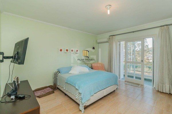 Casa para Venda - 137m², 3 dormitórios, sendo 3 suites, 2 vagas - Hípica