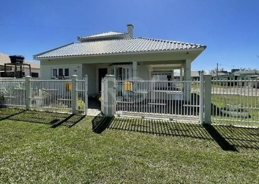 Casa 2 dormitórios no bairro Balneário São Pedro