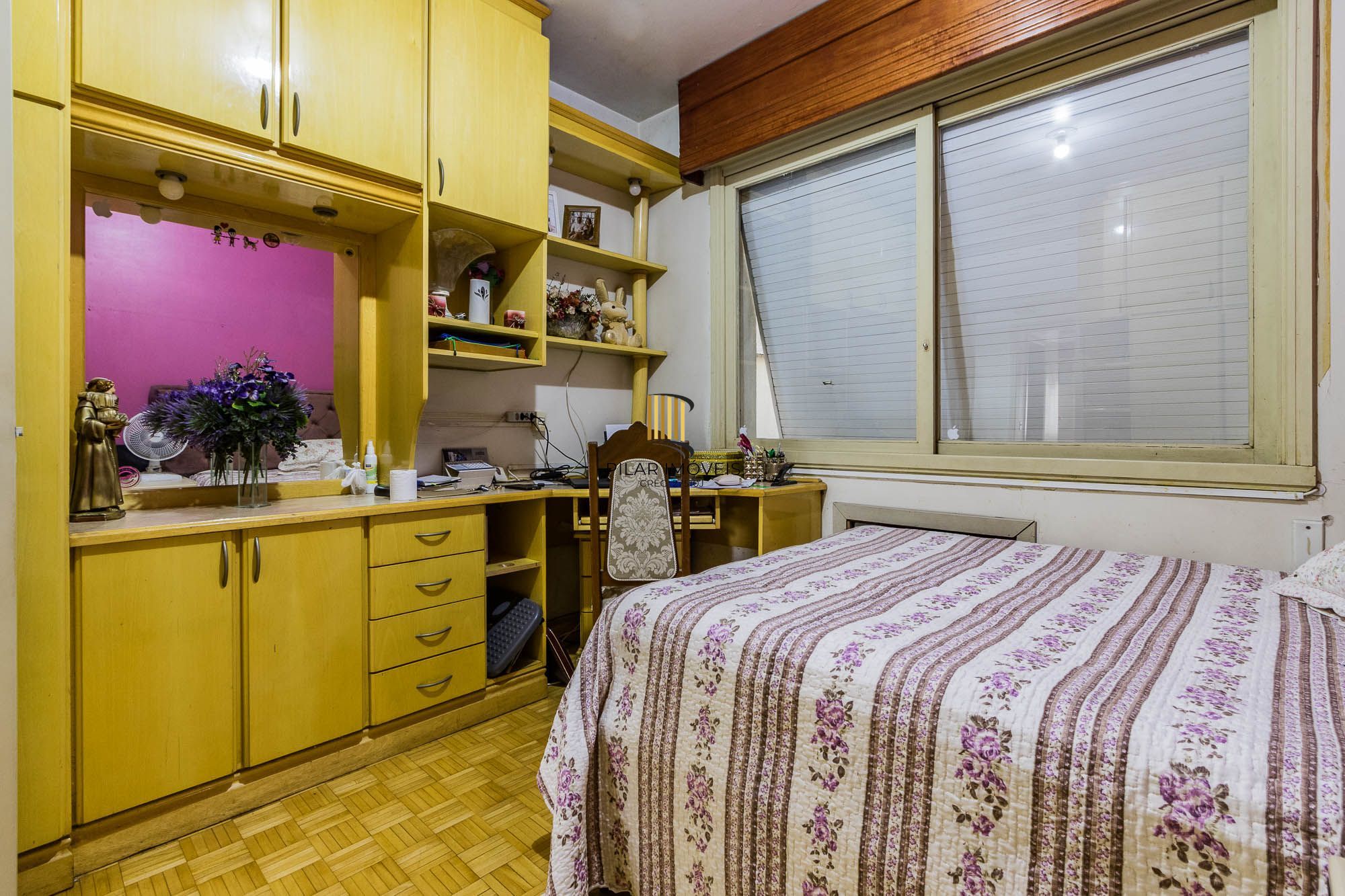 Apartamento de 3 dormitórios e 133m² à venda em Centro Histórico, Porto Alegre.