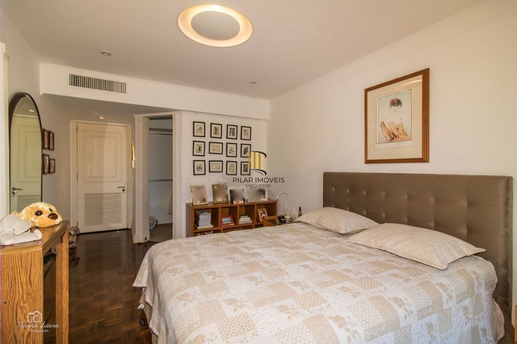 Cobertura para Venda - 412m², 4 dormitórios, sendo 3 suites, 2 vagas - Moinhos de Vento
