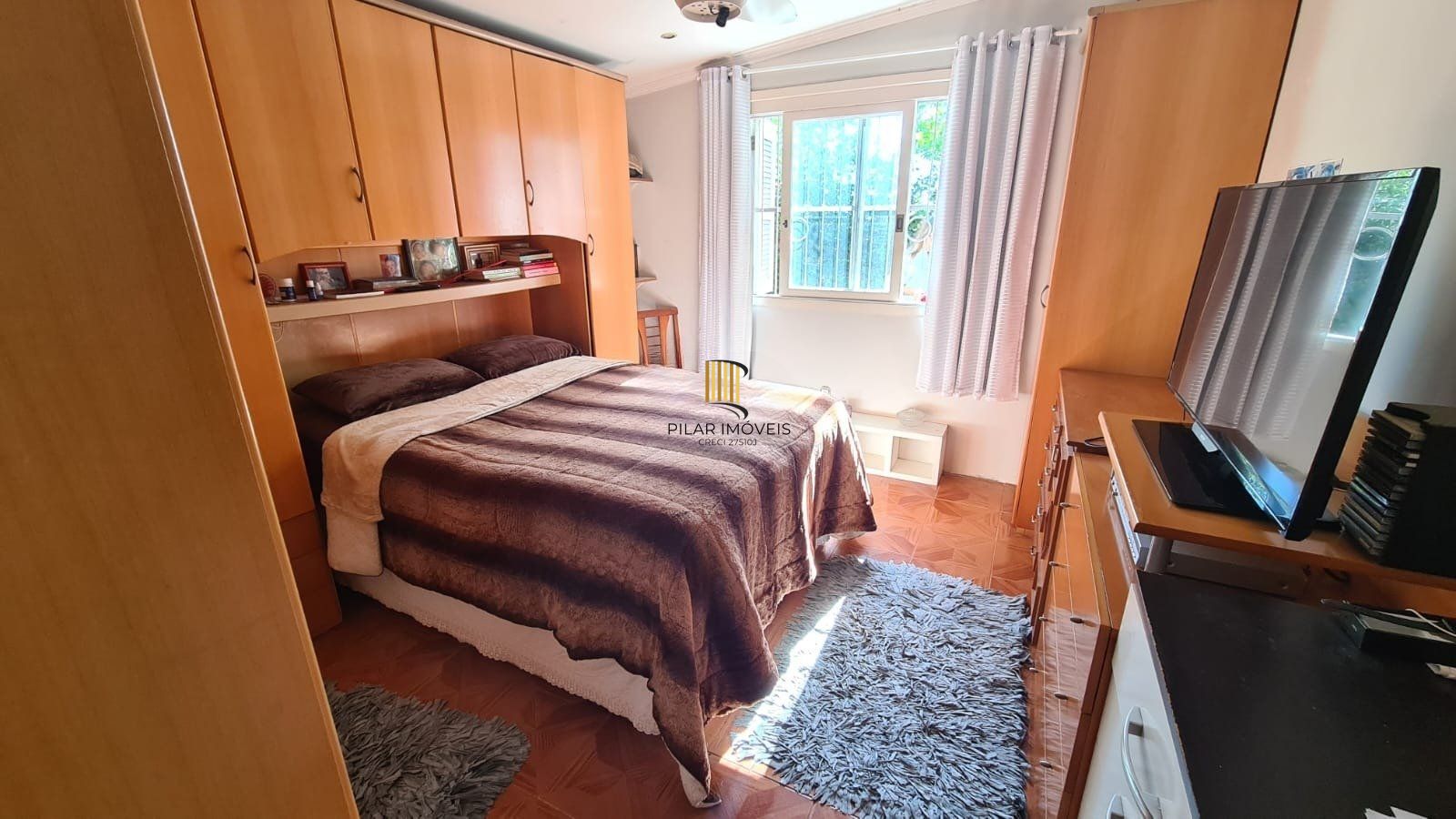 Casa com 4 dormitórios, 2 vagas e 300m² á venda