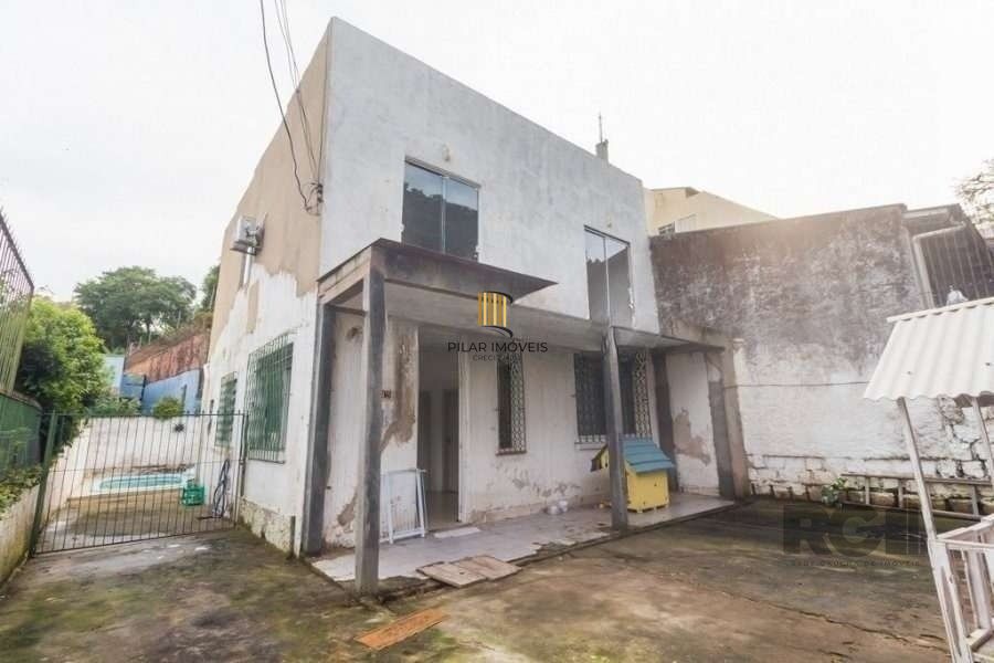 Casa 4 dormitórios no bairro Santa Tereza