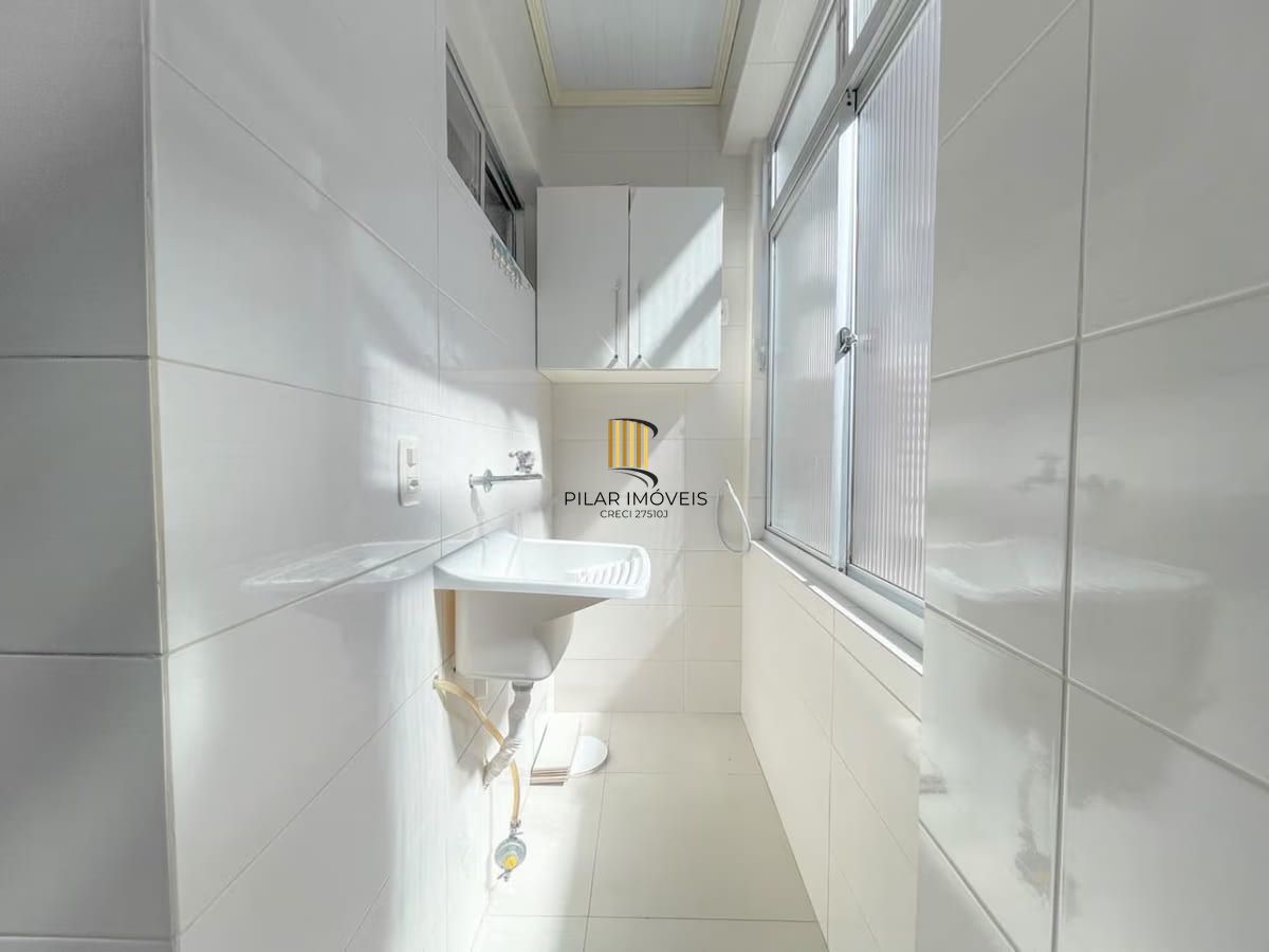 Apartamento de 3 dormitorios à venda em São Sebastião, Porto Alegre.
