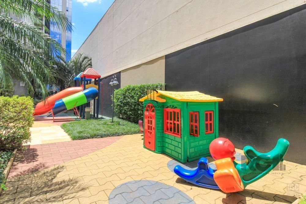 Apartamento com 3 suítes e 161m² à venda em Petrópolis, Porto Alegre.