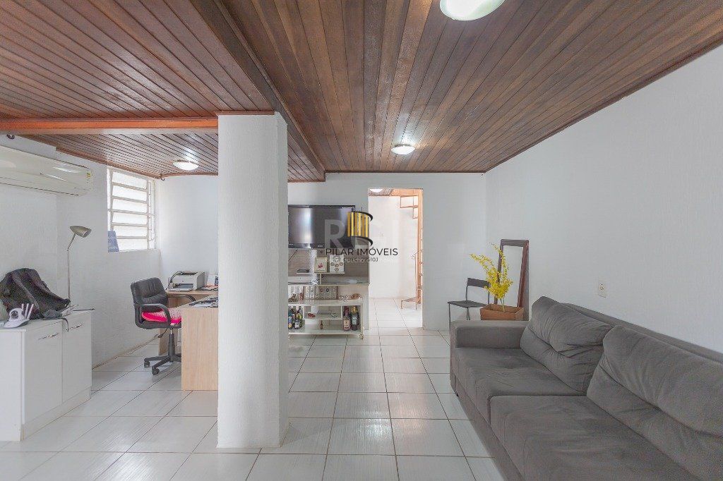 Casa 4 Dormitório(s) Bairro Glória