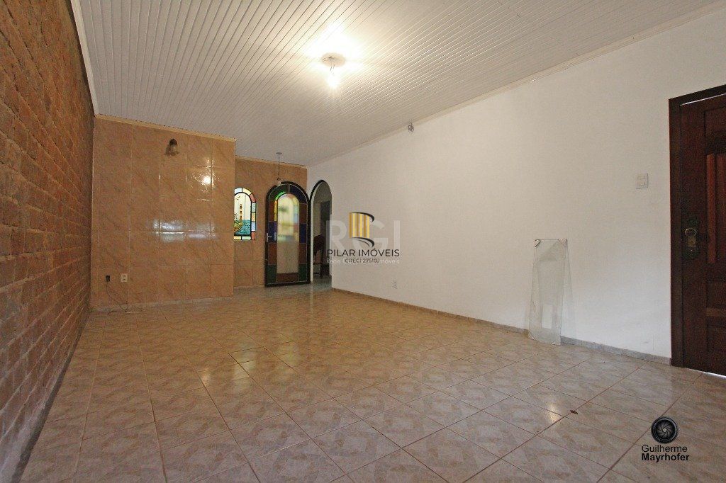 Casa para Venda - 177.58m², 3 dormitórios, sendo 1 suites, 4 vagas - Guarujá