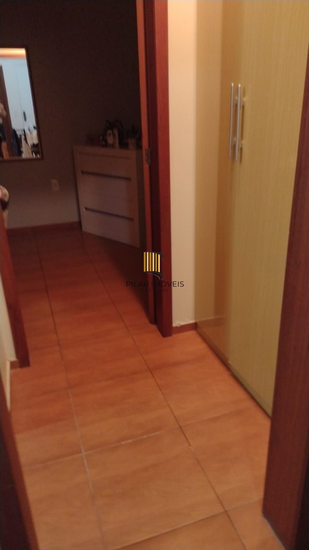 Apartamento 2 dormitórios térreo com pátio em Teresópolis