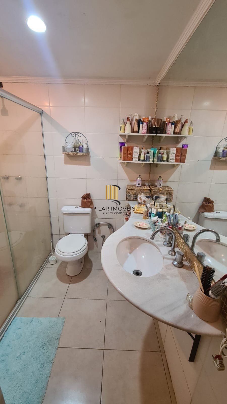 Casa com 4 dormitórios, 2 vagas e 300m² á venda