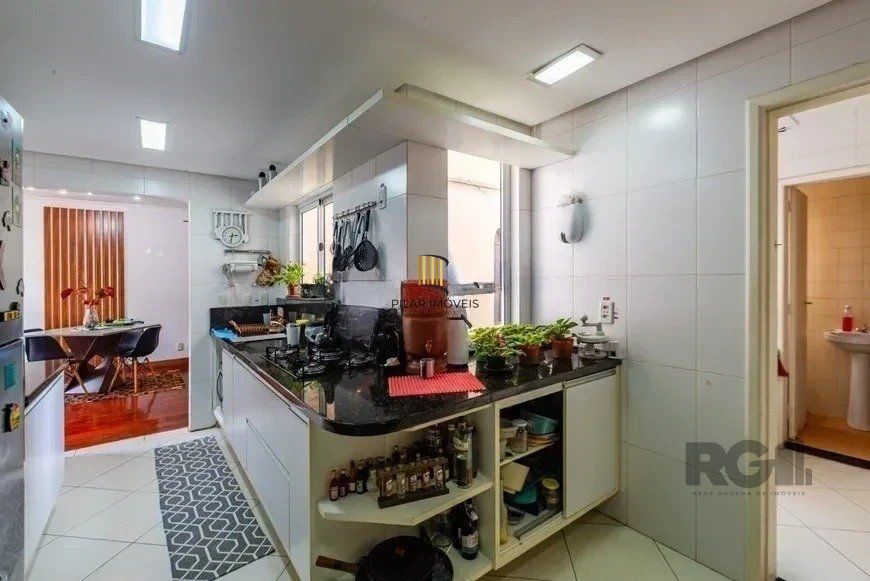 Cobertura 125m² - 3 dormitórios, 2 vagas no bairro Petrópolis